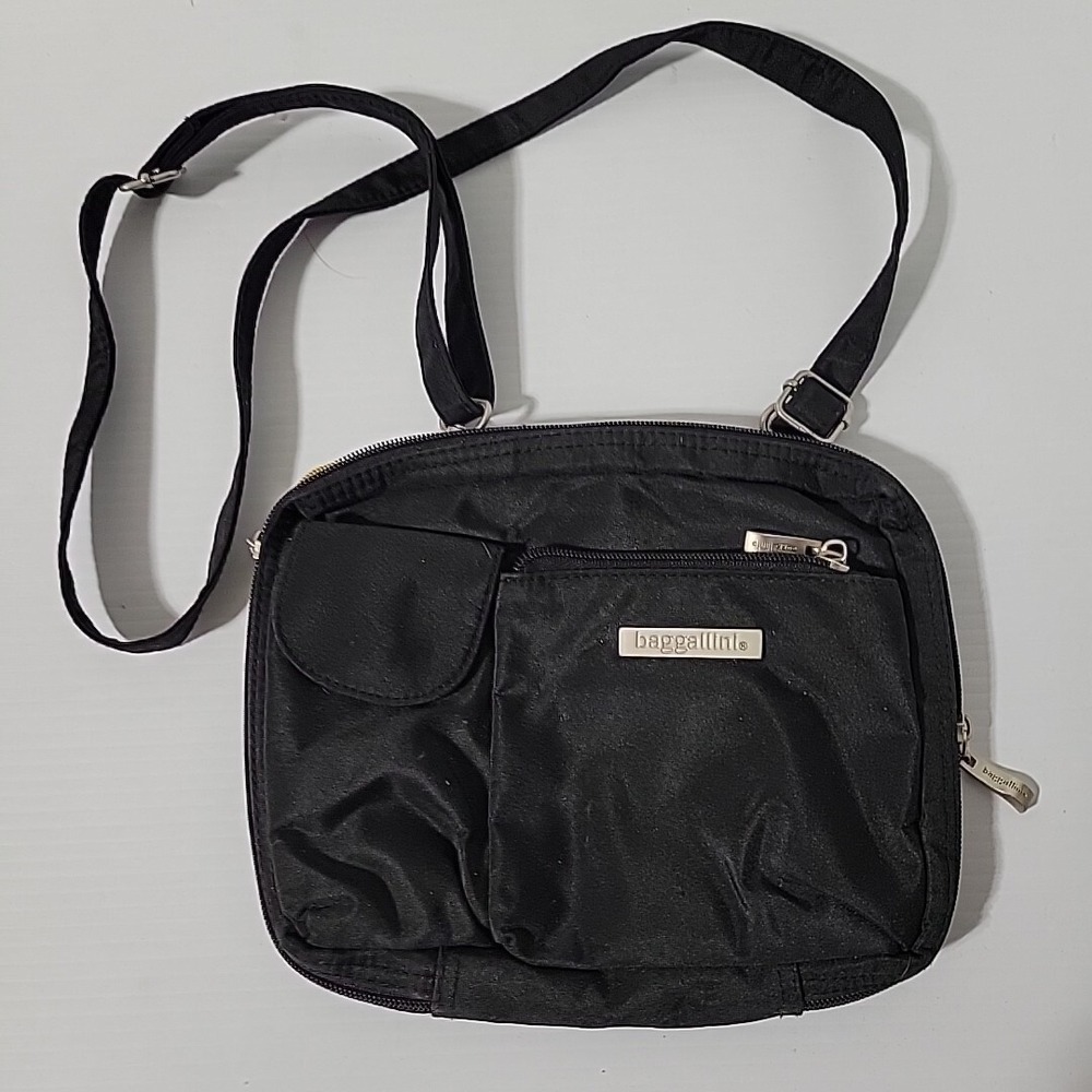 Baggallini Nylon Travel Purse Organizer Lightweight Crossbody Black